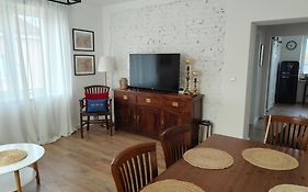 Apartament z Napoleonem w tle